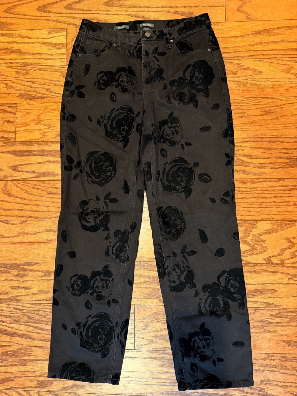 Wild Fable black 501 style jeans with velvet rose pattern, size 10